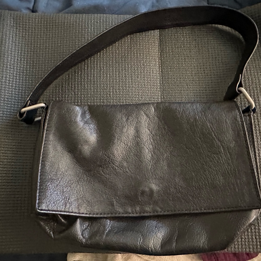 Small handbag in excellent condition